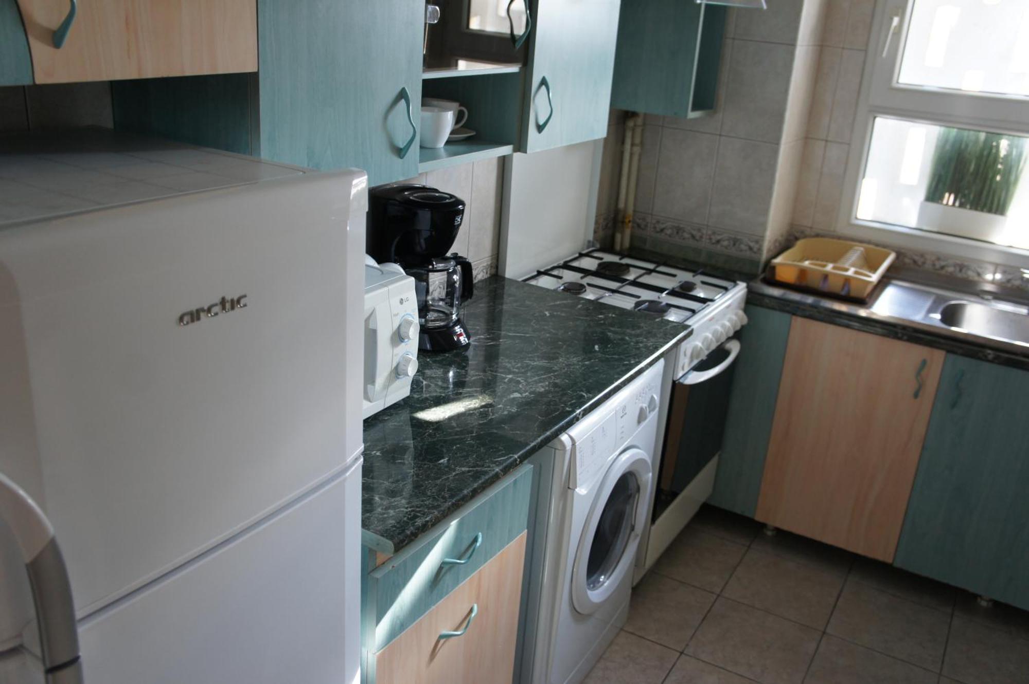 Agentia H Accommodation Boekarest Buitenkant foto