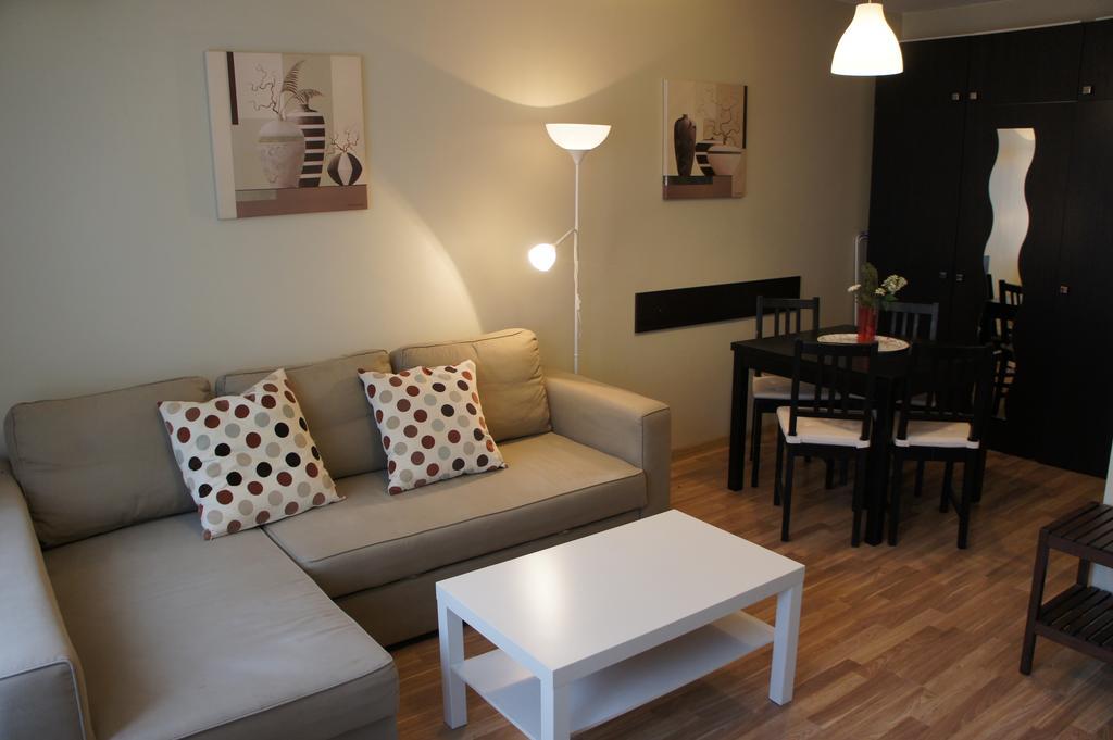 Agentia H Accommodation Boekarest Kamer foto