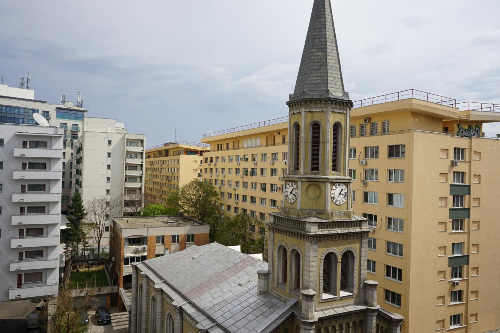 Agentia H Accommodation Boekarest Buitenkant foto