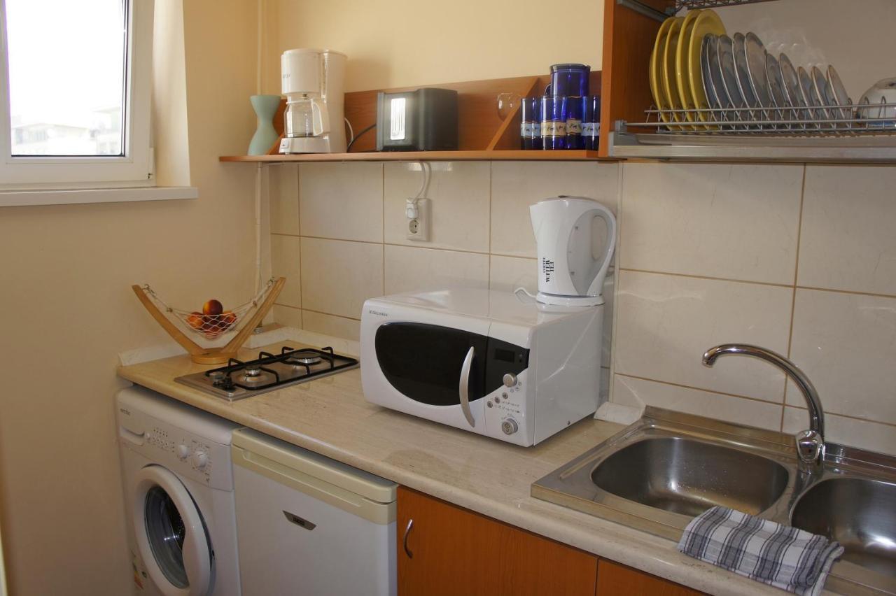Agentia H Accommodation Boekarest Buitenkant foto