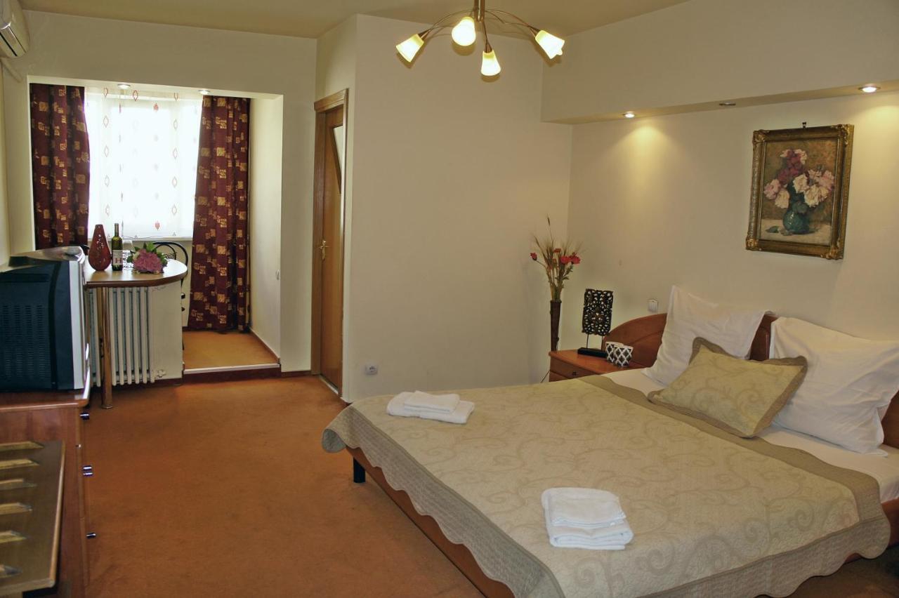 Agentia H Accommodation Boekarest Buitenkant foto