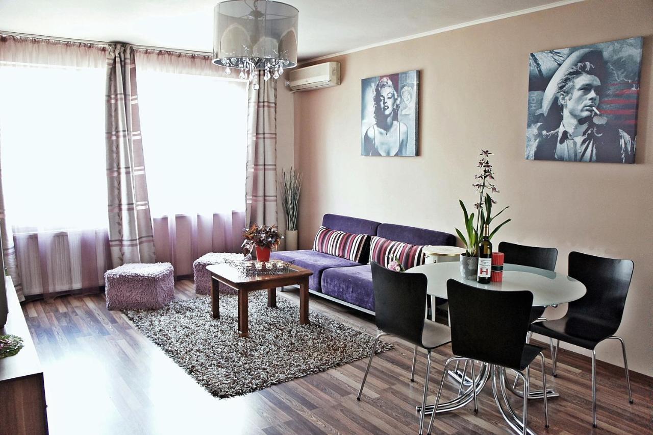 Agentia H Accommodation Boekarest Buitenkant foto